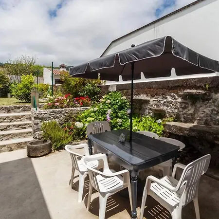 Moradia No Largo Furnas (Azores)