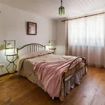 Moradia No Largo Nyaraló