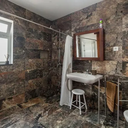 Semesterbostad Moradia No Largo *