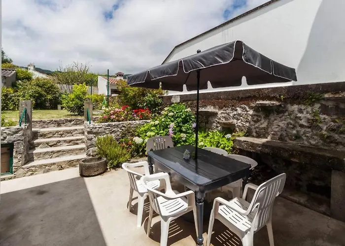 Moradia No Largo Furnas (Azores)