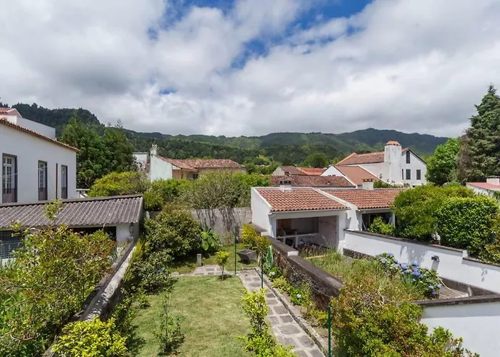 Moradia No Largo Furnas (Azores)